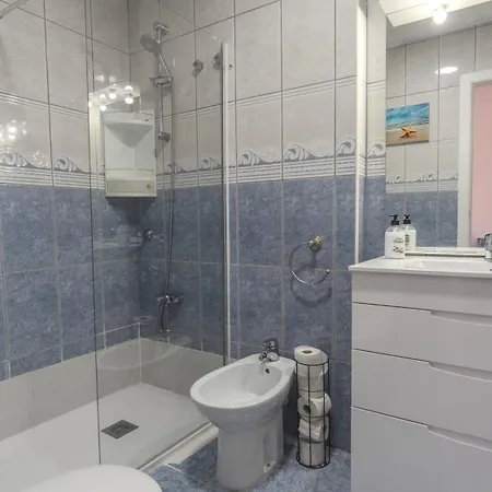 Cosy Close To Local Amenities *