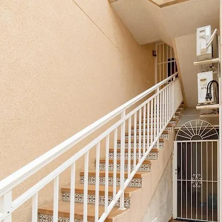 Apartment Cosy Close To Local Amenities *