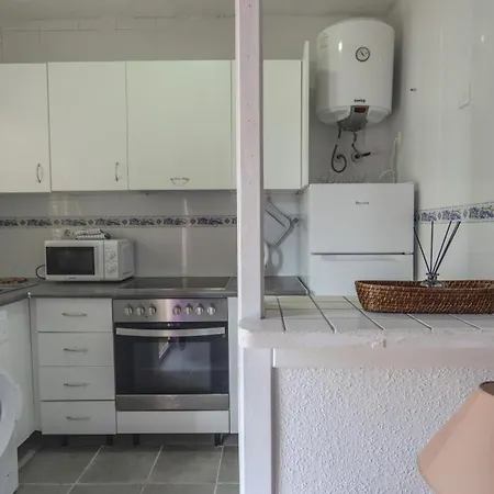 Cosy Close To Local Amenities Apartment